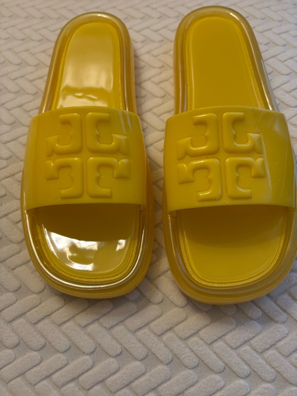 Tory Burch Bubble Jelly Slide Sandals in Citrus (Yellow) Size 13